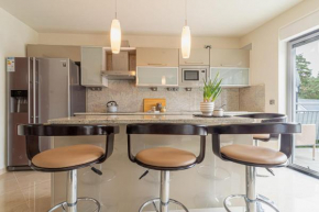 Uroczy Apartament Happy - basen, tuż przy plaży !!! dla maksymalie 8 osób